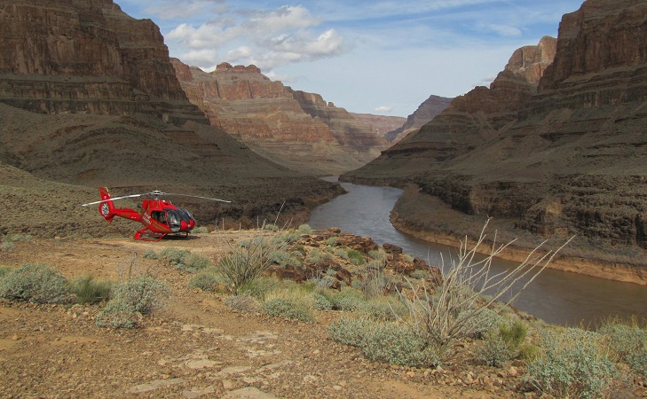 Helicóptero no Grand Canyon